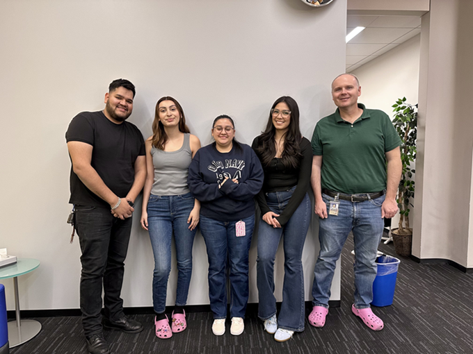 administrative team of 5 people