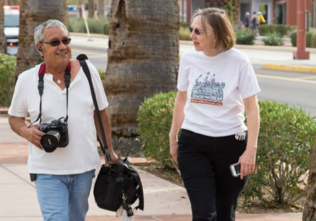 José Muñoz walking with a woman in Phoenix